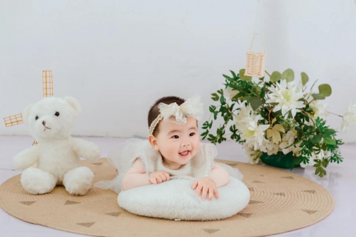 巴彦淖尔市四个月宝宝揉眼睛